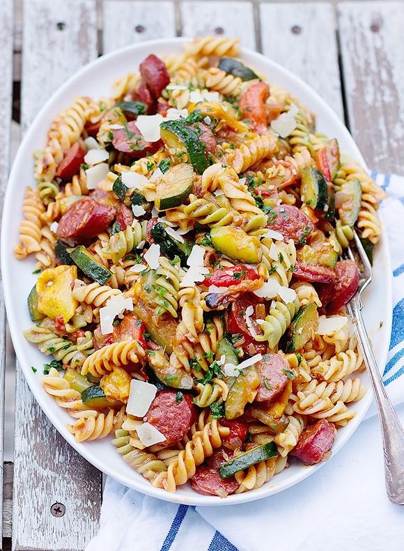Danie makaronowe z cukinią i chorizo