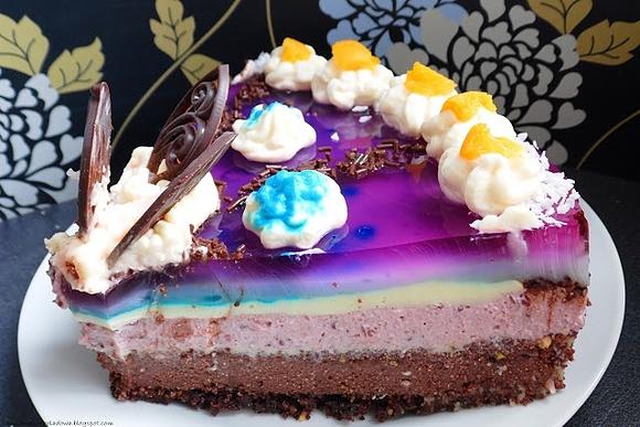 Tort czekoladowo-malinowy
