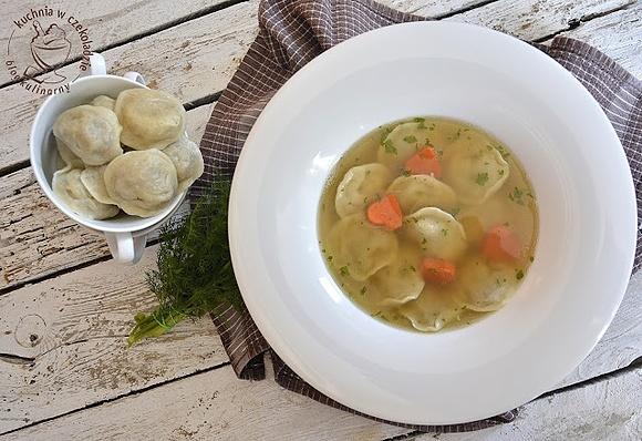 Rosół drobiowo wieprzowy z pierożkami