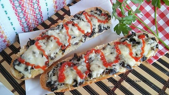 Zapiekanki z pieczarkami i serem żółtym klasyczne jak z budki