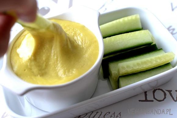 Fondue z nerkowców do maczania warzyw i pieczywa