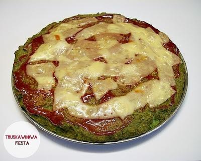 Pizza na spodzie z brokuła