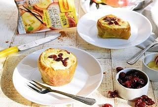 Serniczki z suszoną żurawiną pieczone w jabłkach