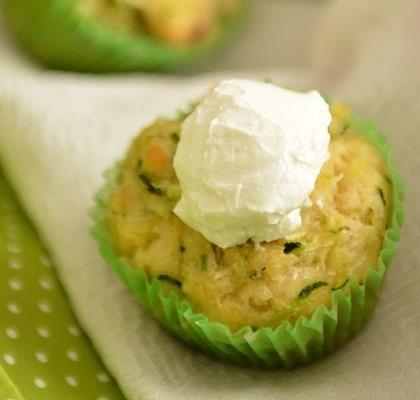 Muffinki z cukinią i serem