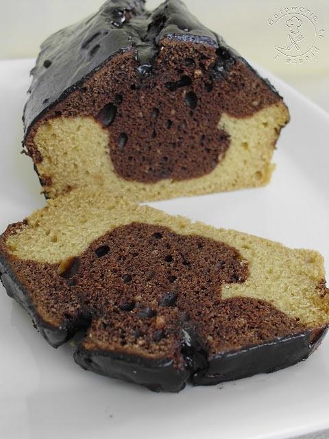 Dwukolorowa babka na soku bez mleka jajek i masła