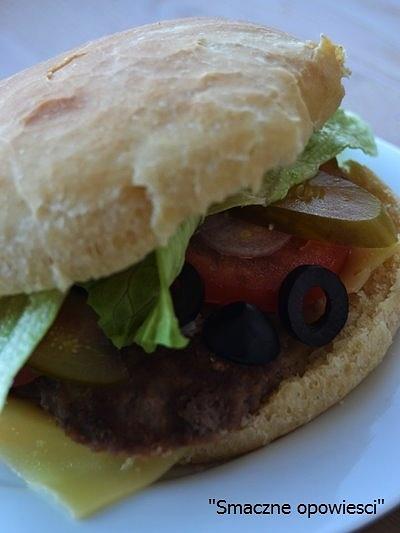 Domowe hamburgery z mąki orkiszowej