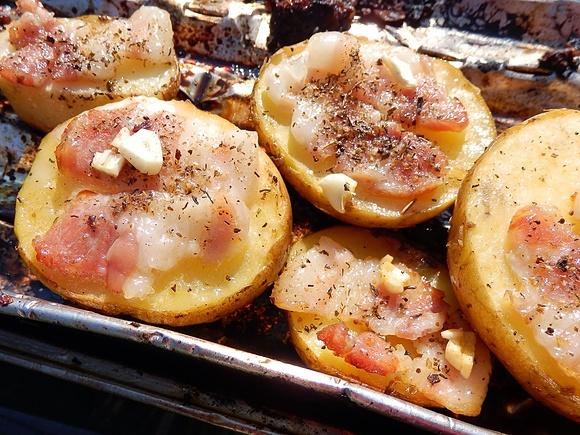 Grillowe ziemniaki z boczkiem i Vegeta Natur