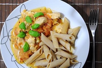 Kurczak w sosie pomidorowym z mascarpone