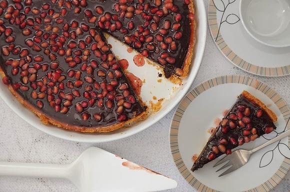 Tarta czekoladowa z granatem