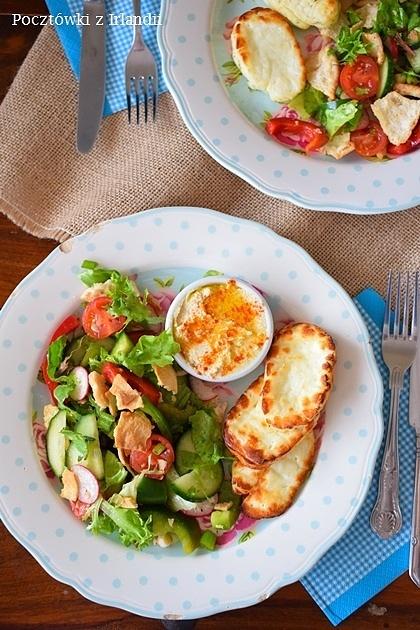 Sałatka Fattoush z grillowanym serem Halloumi