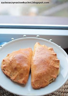 Calzone z pieczarkami, papryką i serem