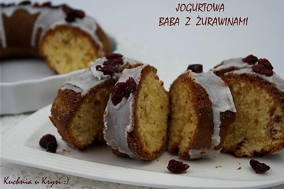 Baba jogurtowa z żurawinami
