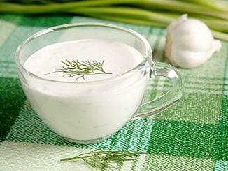 Sos tzatziki idealny do grillowanego mięsa