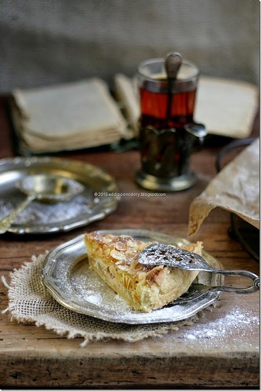 Tarta frangipane z rabarbarem