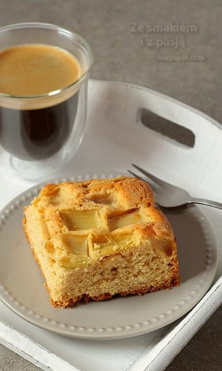 Ciasto orkiszowe z rabarbarem bez cukru