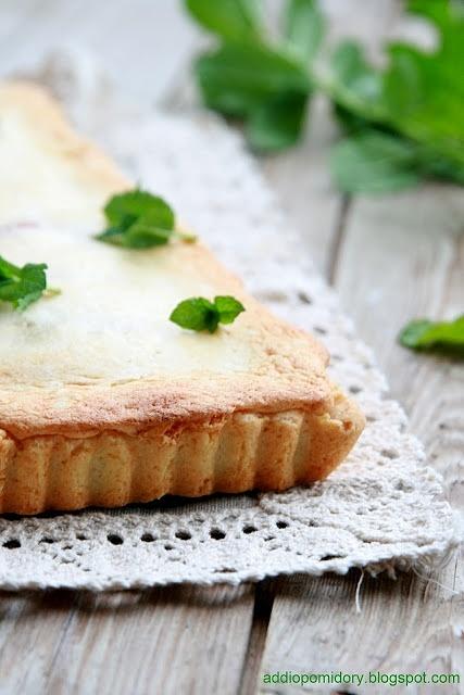 Kruche tarta marcepanowa z grejpfrutem
