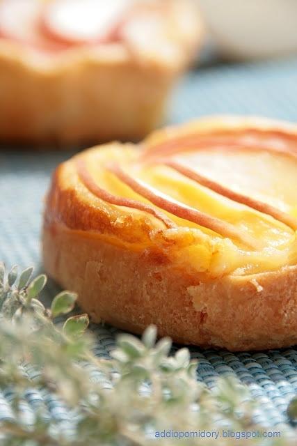 Petits flans à la pêche