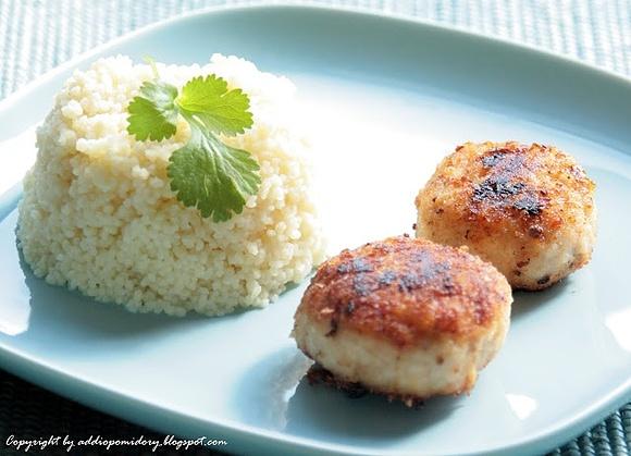 Guma arabska i delikatne kotleciki drobiowe