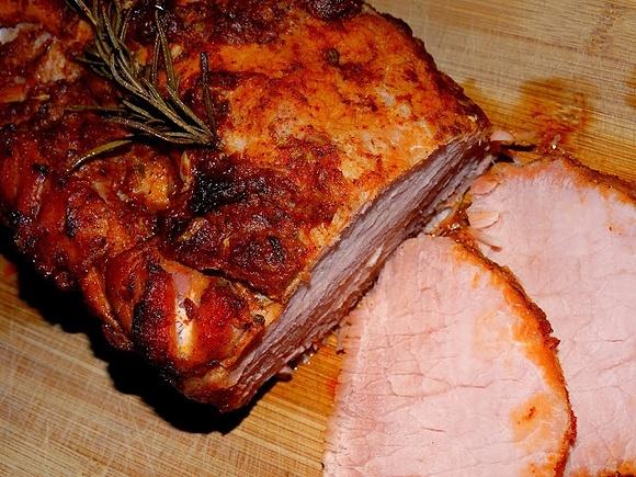 Schab peklowany pieczony z rozmarynem