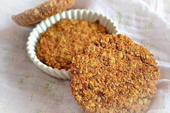 Wegańskie ciastka marchewkowe bez cukru i glutenu