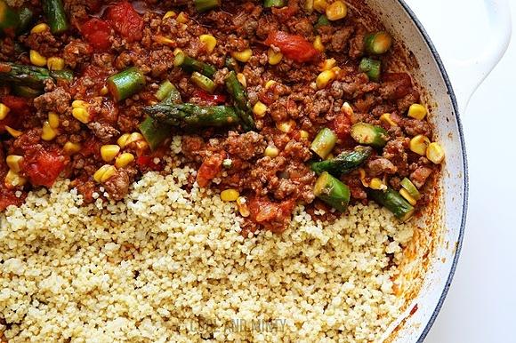 Chili con carne z kukurydzą i szparagami