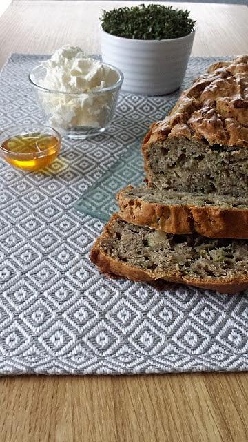 Chleb bananowo-cukiniowy z mąką żytnią