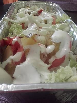 Kapsalon z frytkami kurczakiem i serem