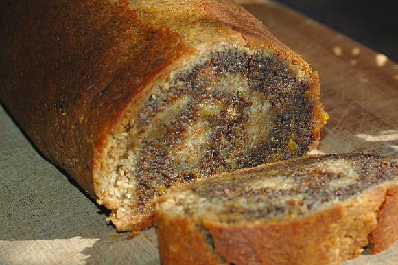 Wegański bezglutenowy makowiec bez cukru
