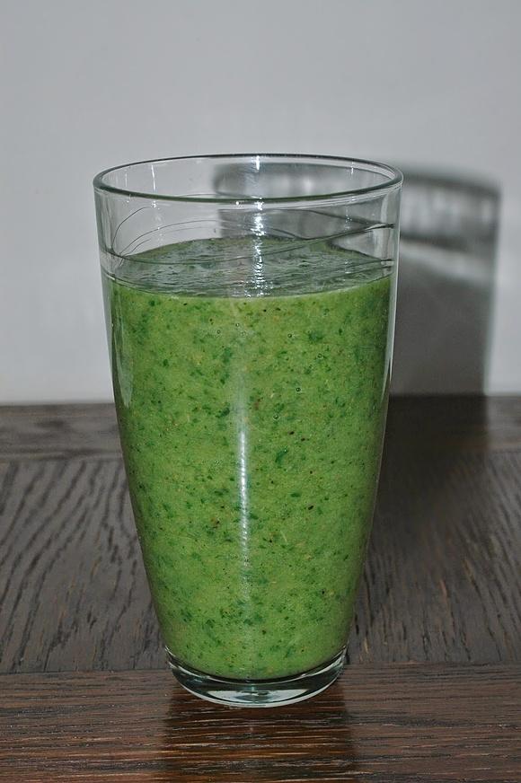 Smoothie ze szpinakiem i pokrzywą