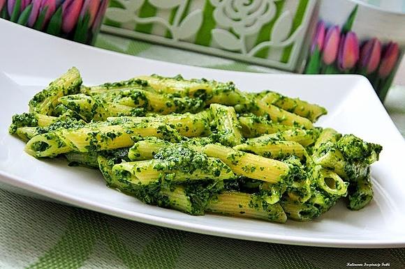 Penne z pesto z czosnku niedźwiedziego