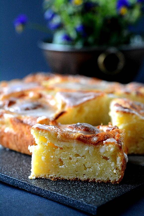 Łatwe ciasto serowo-cytrynowe z jabłkami