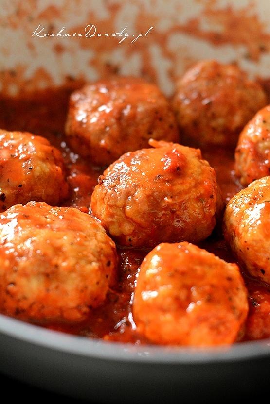 Ziemniaki faszerowane z sosem mięsno-pomidorowym i serem zapiekane