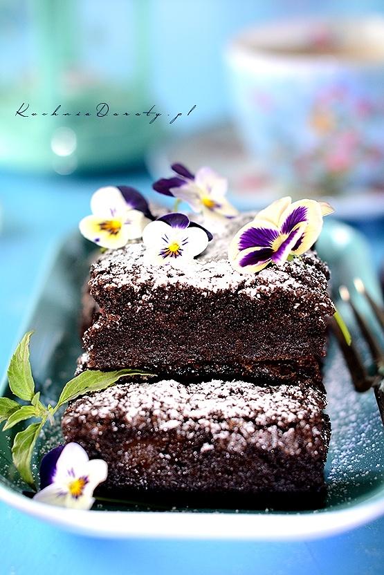 Brownie ze śliwkami – wilgotne i aromatyczne