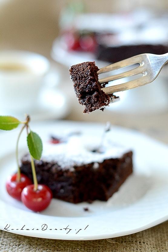 Brownie z truskawkami i wiśniami