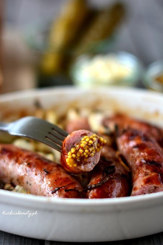 Biała kiełbasa pieczona w piwie