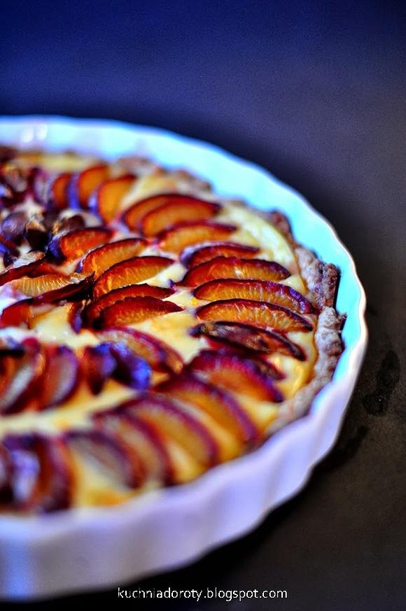 Tarta z budyniem i śliwkami