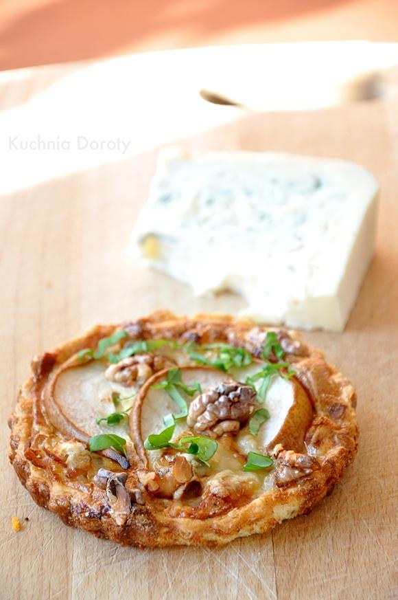 Mini tarty z serem gorgonzola i gruszką