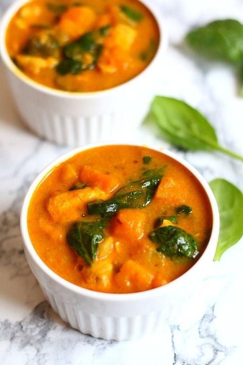 Curry z kurczakiem, dynią i szpinakiem