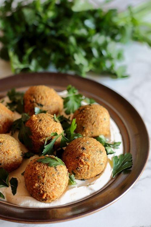 Falafel z sosem tahini