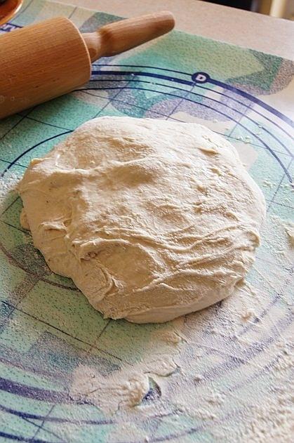 Focaccia z pieczarkami i cebulą