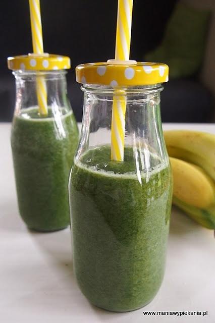 Smoothie ze szpinakiem, ananasem i bananem bez glutenu, laktozy i cukru