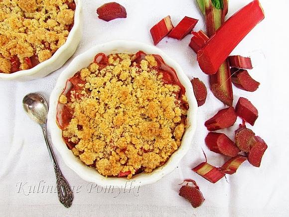 Crumble z rabarbarem