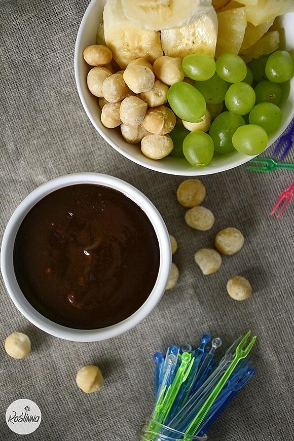 Fondue czekoladowo-orzechowe