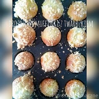 Drożdżowe muffinki z serem