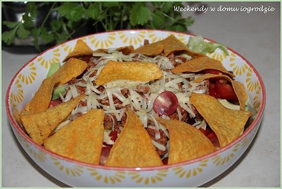 Sałatka taco z nachos i awokado