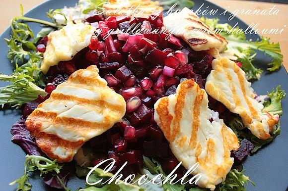 Sałatka z buraków i granatu z grillowanym serem halloumi