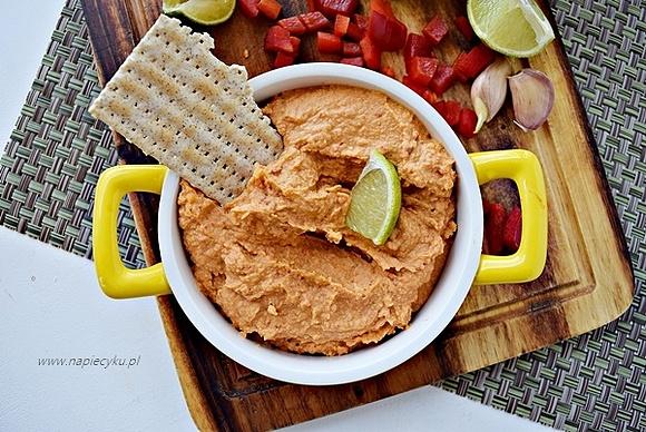 Hummus z papryką