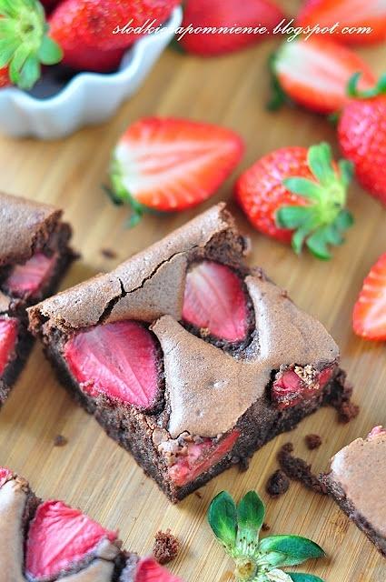 Brownie z truskawkami