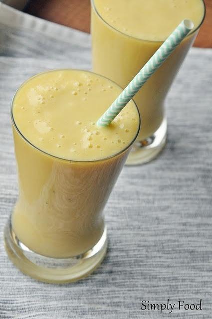 Koktajle bananowo-brzoskwiniowy i bananowo-karmelowy