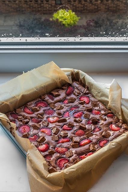 Boskie brownie z truskawkami